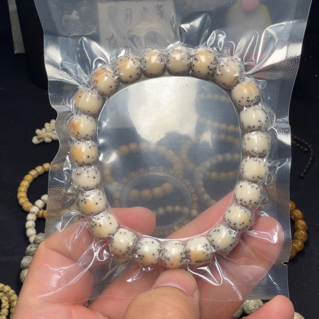 悠***衿吊坠星月菩提10侧留白