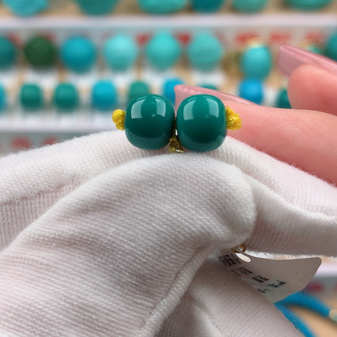 未镶嵌绿松石珠宝奇石