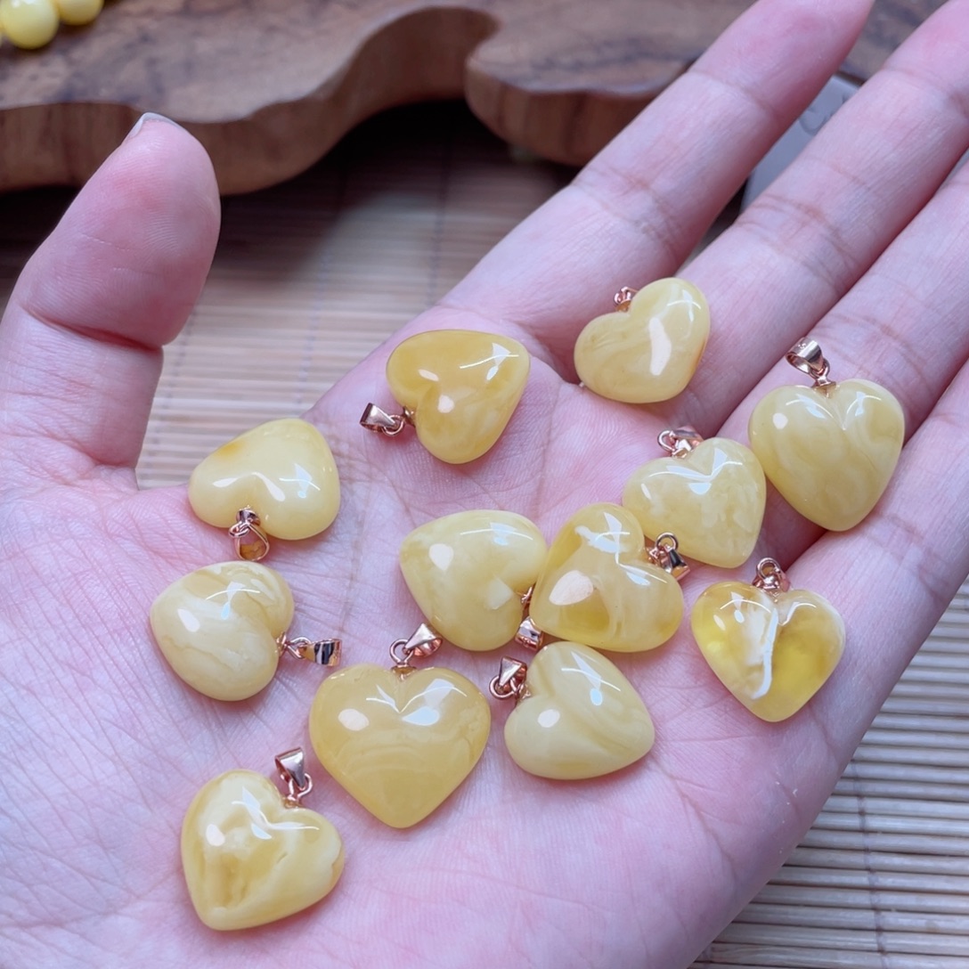 蜜蜡未镶嵌手串多样性发其中一个