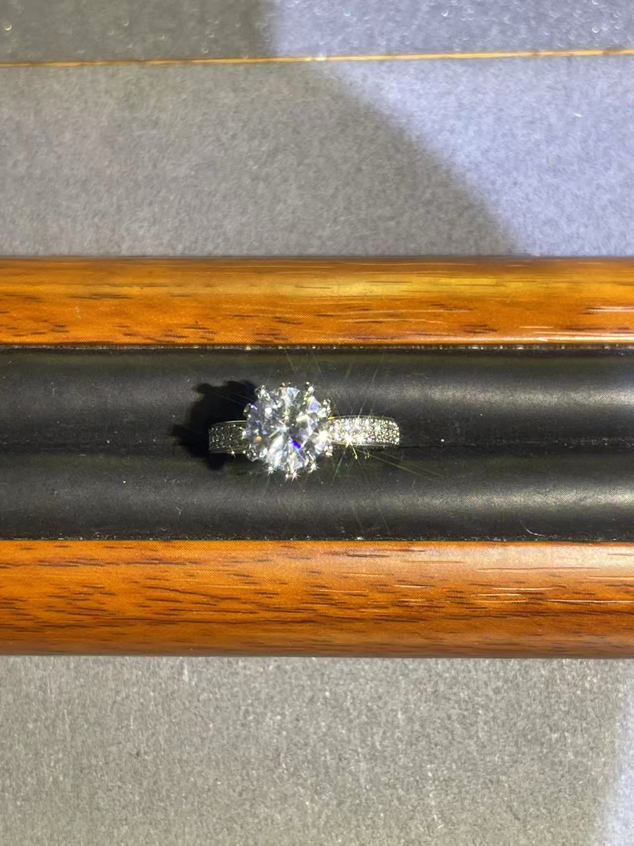 a2017白色满镶花花戒指多样性发货