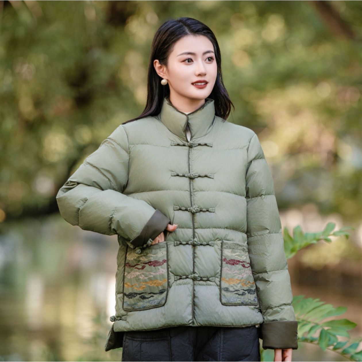  新款上新 口袋翔云绣羽绒服