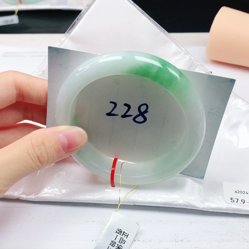 【闪购商品】翡翠手镯未镶嵌缅甸天然a货手镯57+