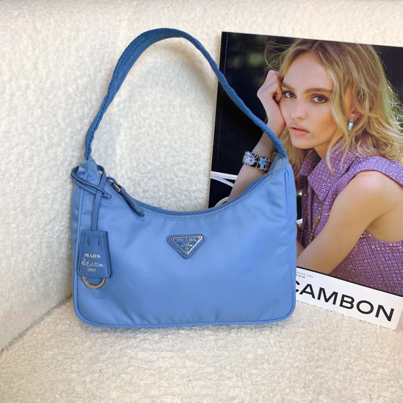 99新 Prada/普拉达 壹臻楠/天蓝色尼龙hobo2000 /42152300
