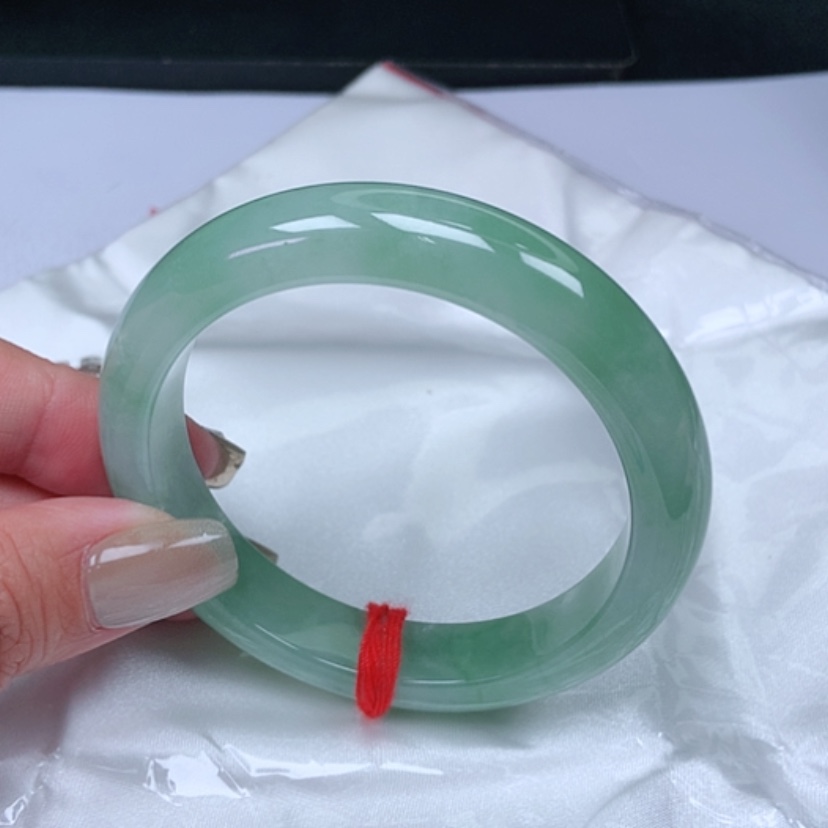 【闪购商品】翡翠手镯未镶嵌，