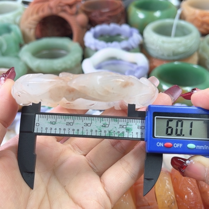 石英质玉手镯未镶嵌