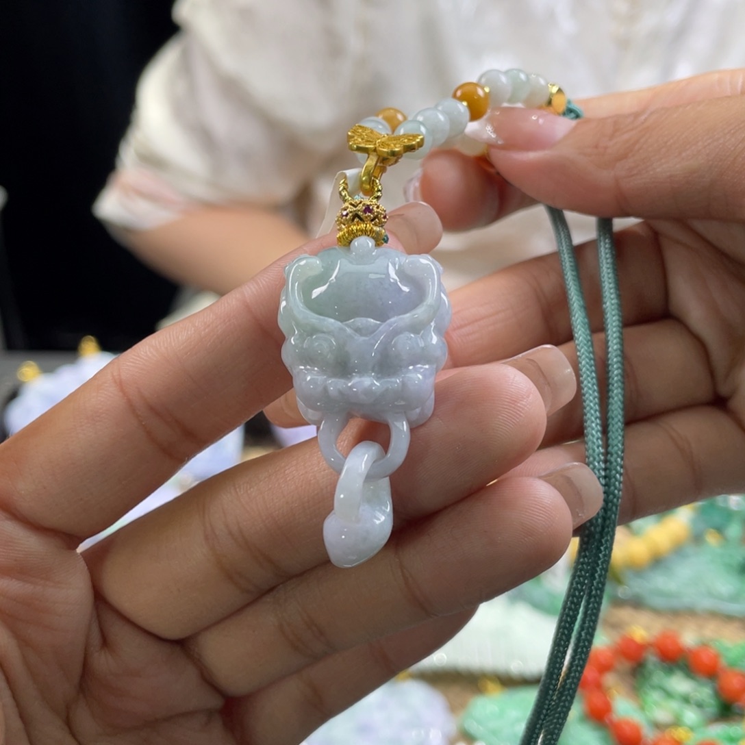 翡翠颈饰未镶嵌代编织