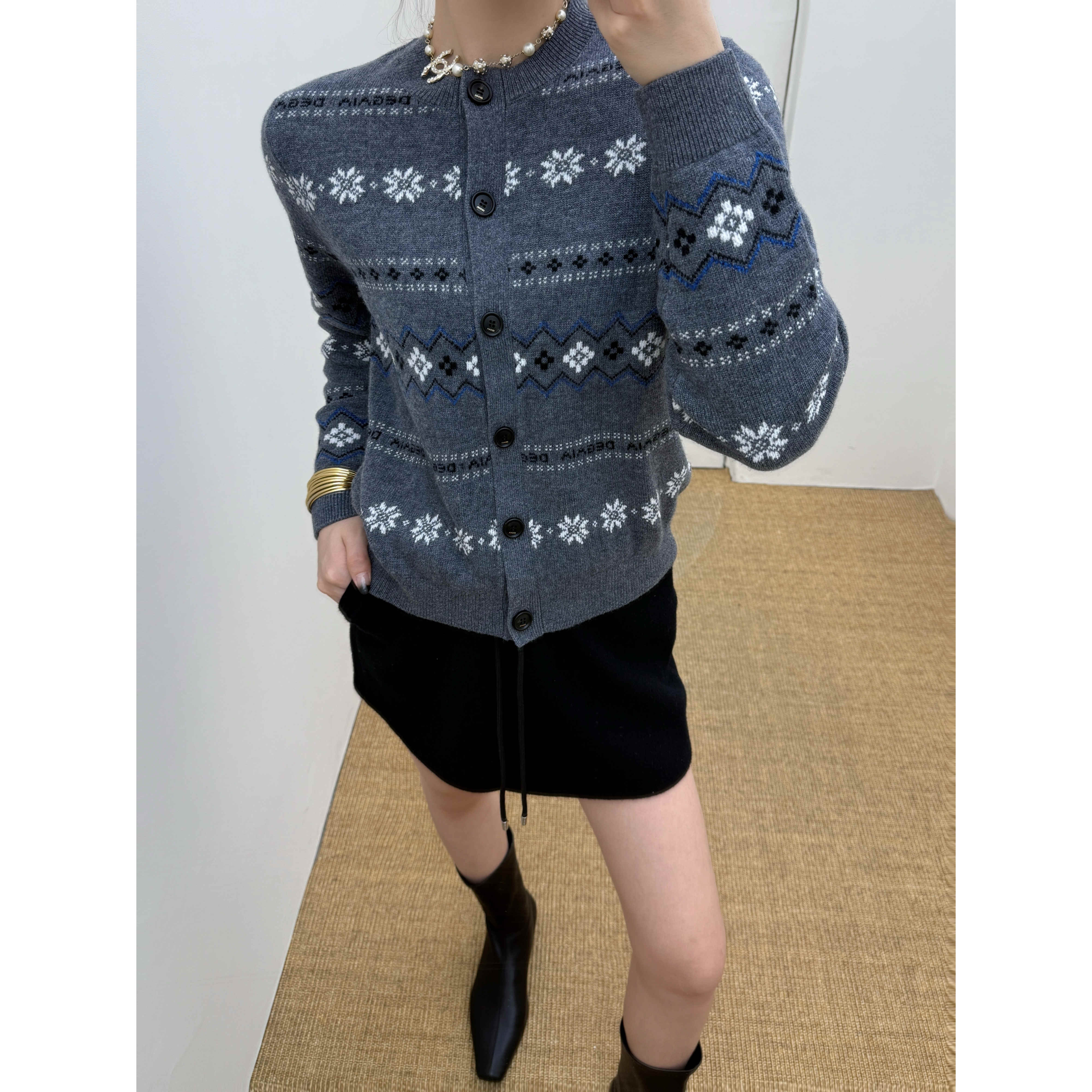 UCUT简刀 DEGAIA 秋冬25新设计师品牌时尚百搭中灰羊毛开衫2298