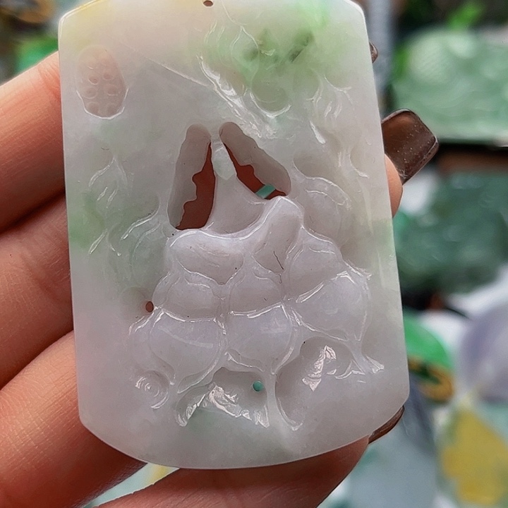 翡翠未镶嵌颈饰挂件