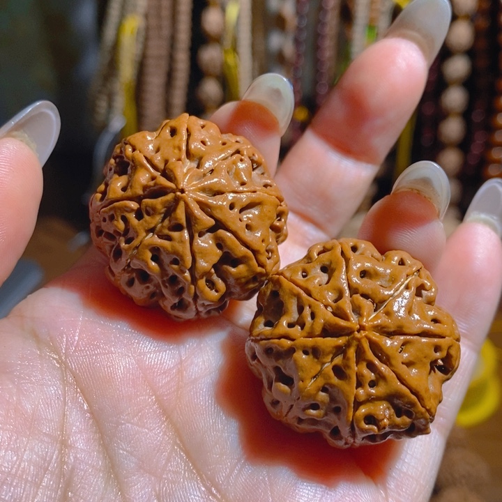 野生多瓣大金刚把件338