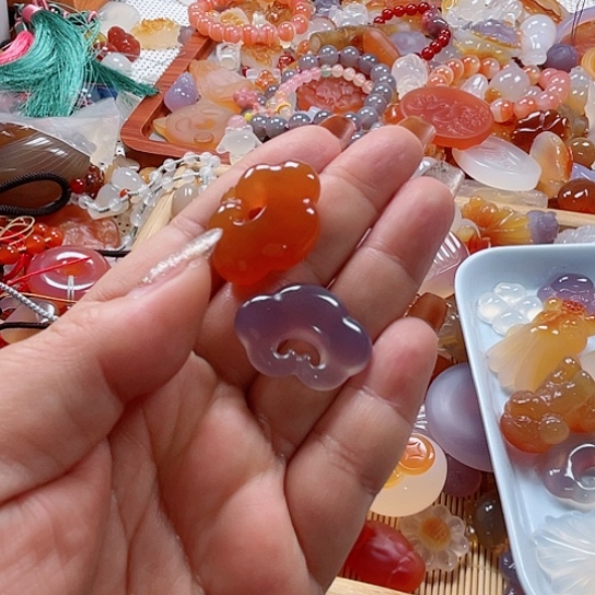 玛瑙/玉髓吊坠(赠链)未镶嵌晚**