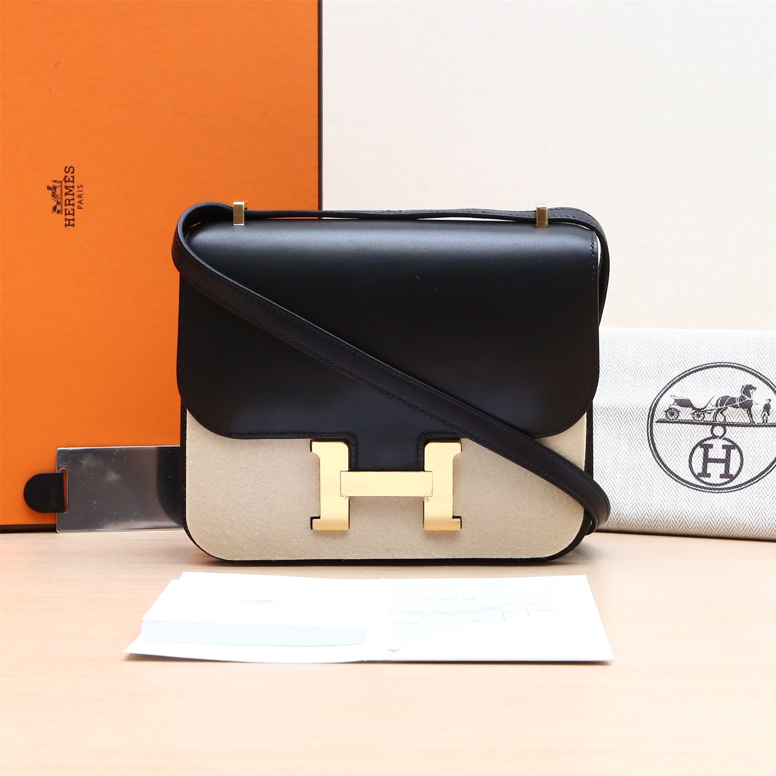 99新 Hermes/爱马仕 小花Jerry活动康康 19 带镜子黑色 B刻 金扣