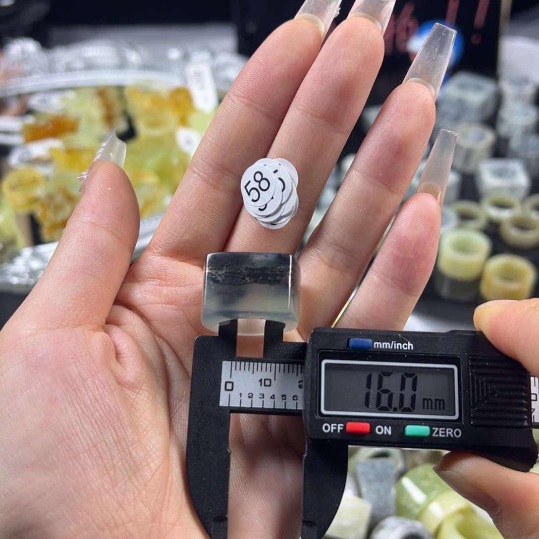 蛇纹石玉未镶嵌戒指