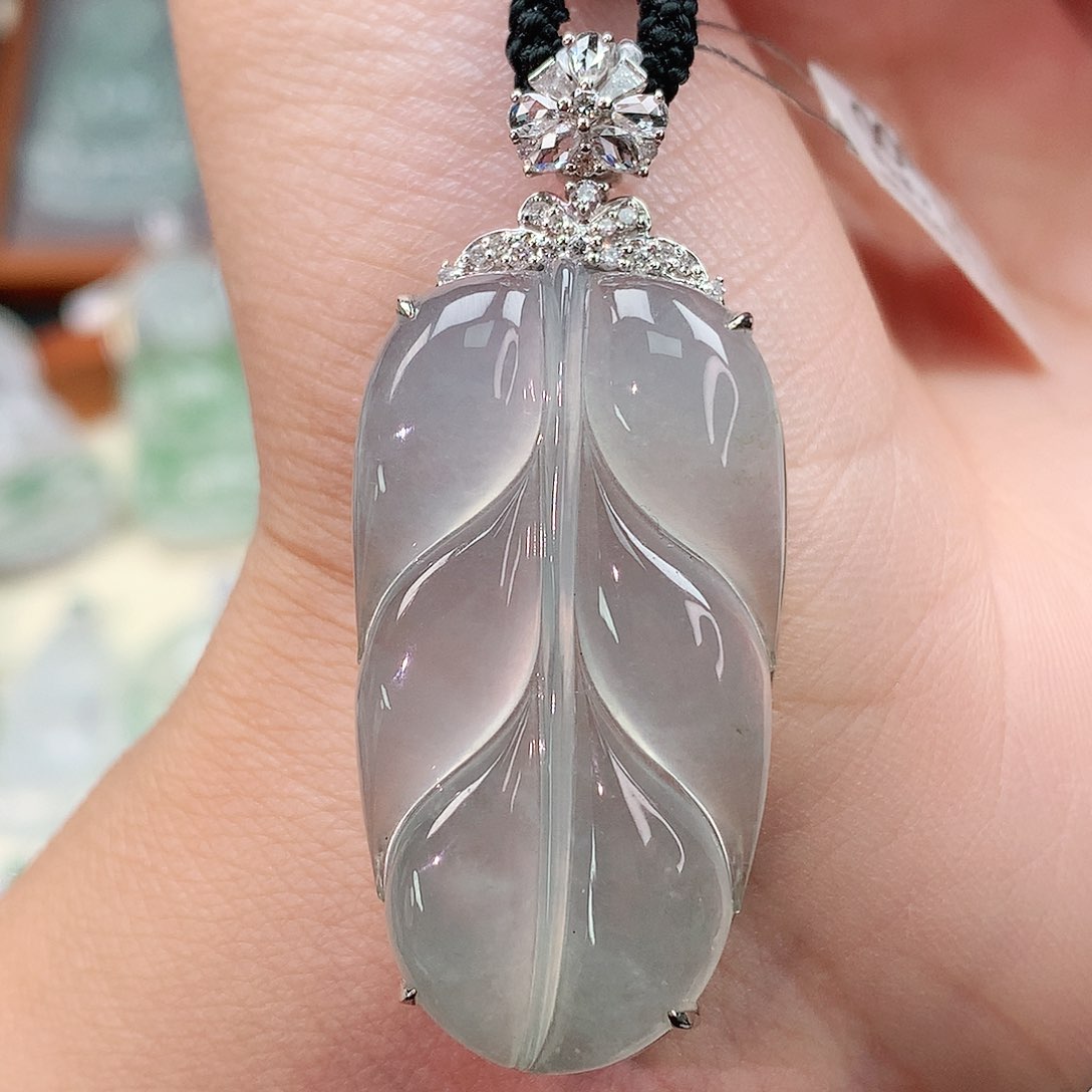 颈饰18K金镶嵌翡翠叶子