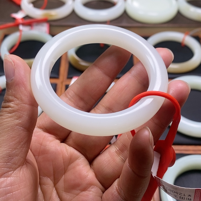 【闪购商品】和田玉手镯未镶嵌和田玉羊脂白52