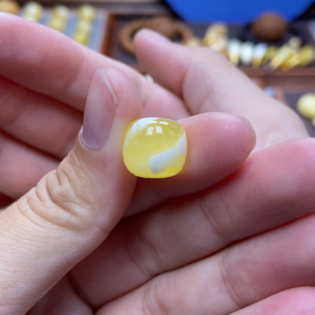 琥珀未镶嵌珠宝奇石12.4