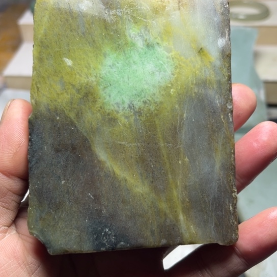 子***果独山玉未镶嵌手镯定制