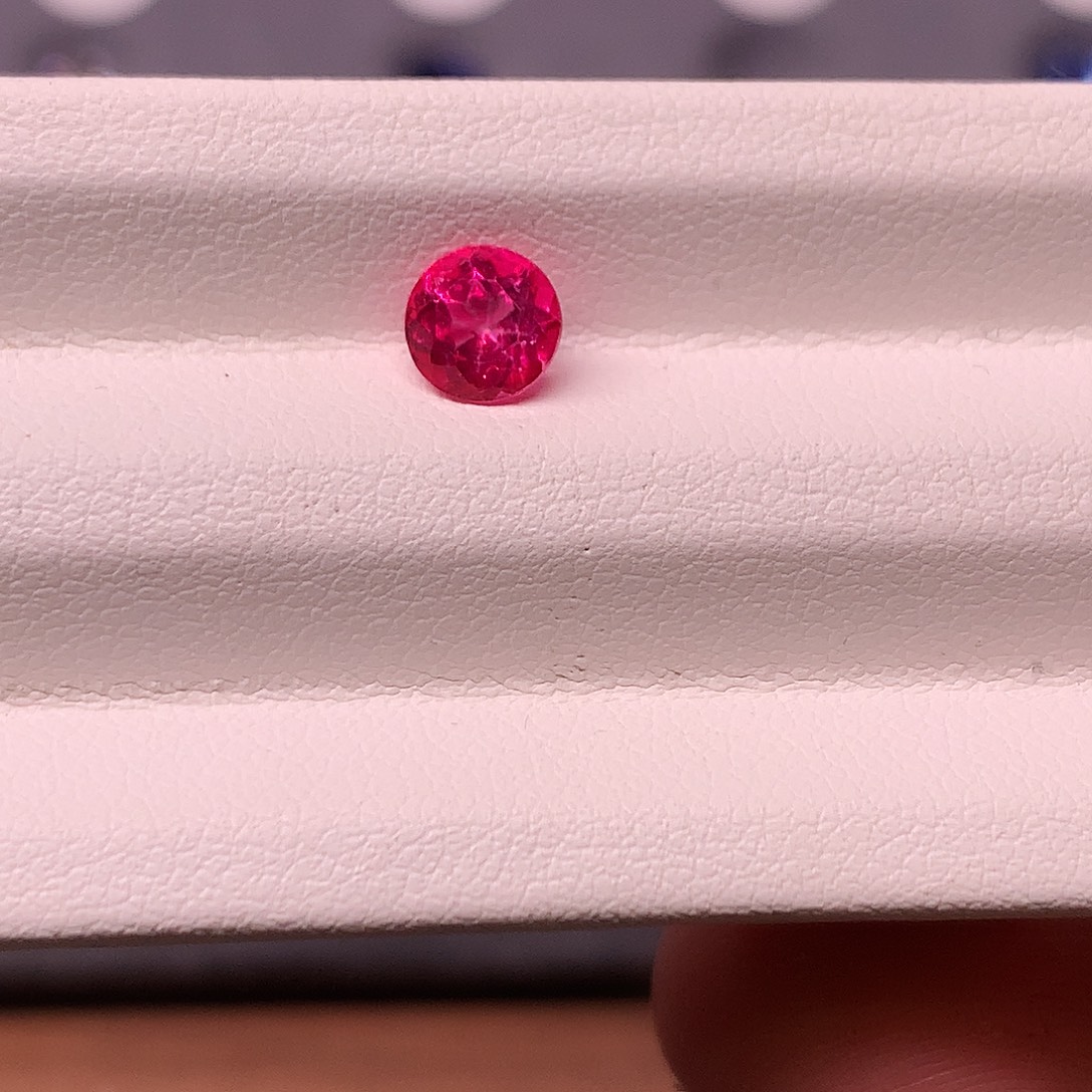 托帕石未镶嵌裸石1克拉粉色托帕石