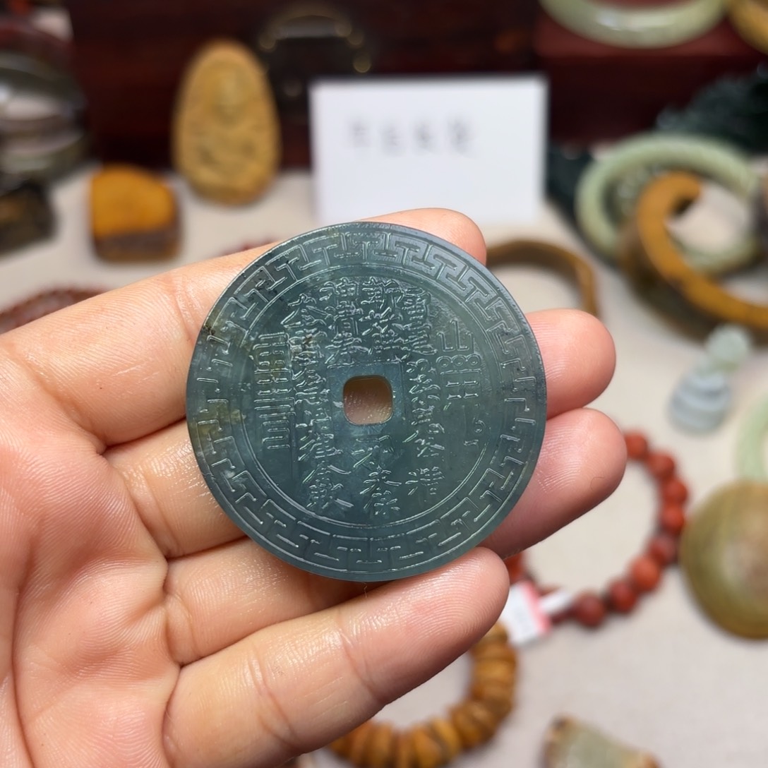 蛇纹石玉颈饰未镶嵌