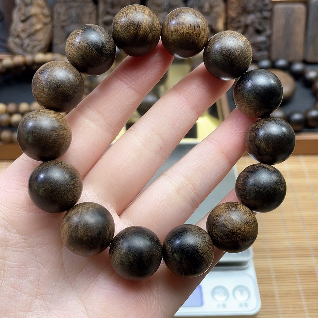 沉香手串李*前芽庄白奇