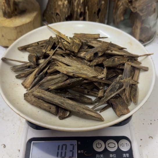 ޓ***仔线香白露块料原材料100克