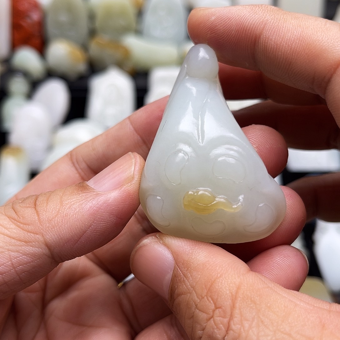 和田玉颈饰未镶嵌