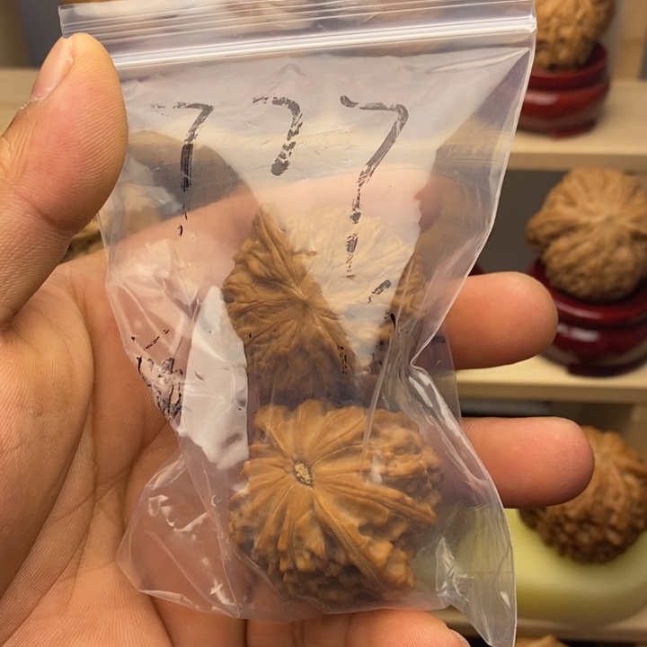 文玩核桃吊坠V*D40全品山地磨