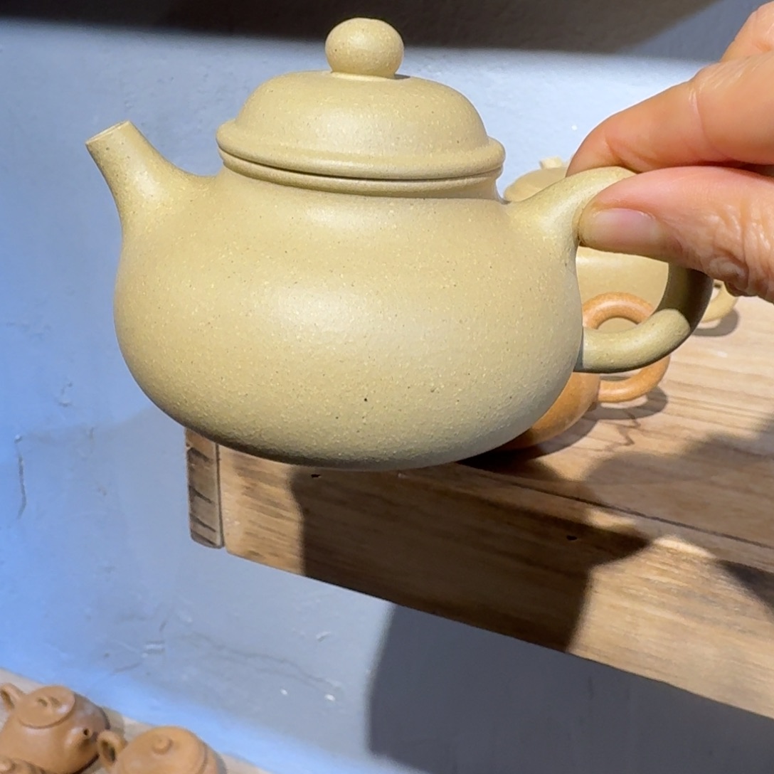 本山绿泥茶壶150毫升左右