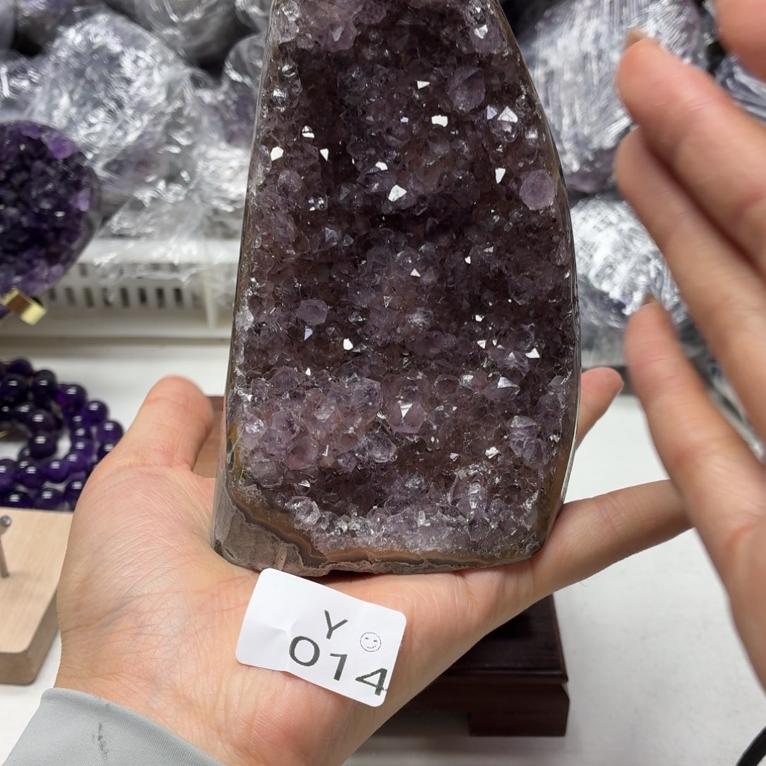 水晶摆件未镶嵌紫水晶