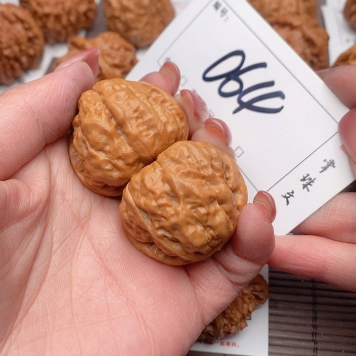 文玩核桃吊坠37蛤蟆064