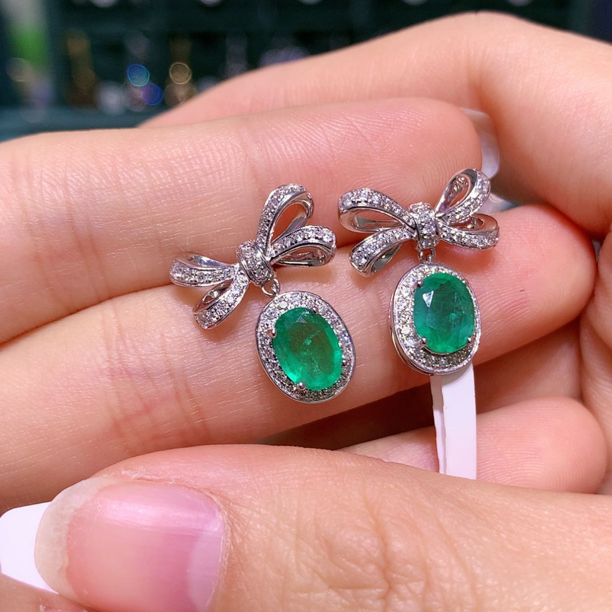 【闪购商品】祖母绿耳饰18K金镶嵌