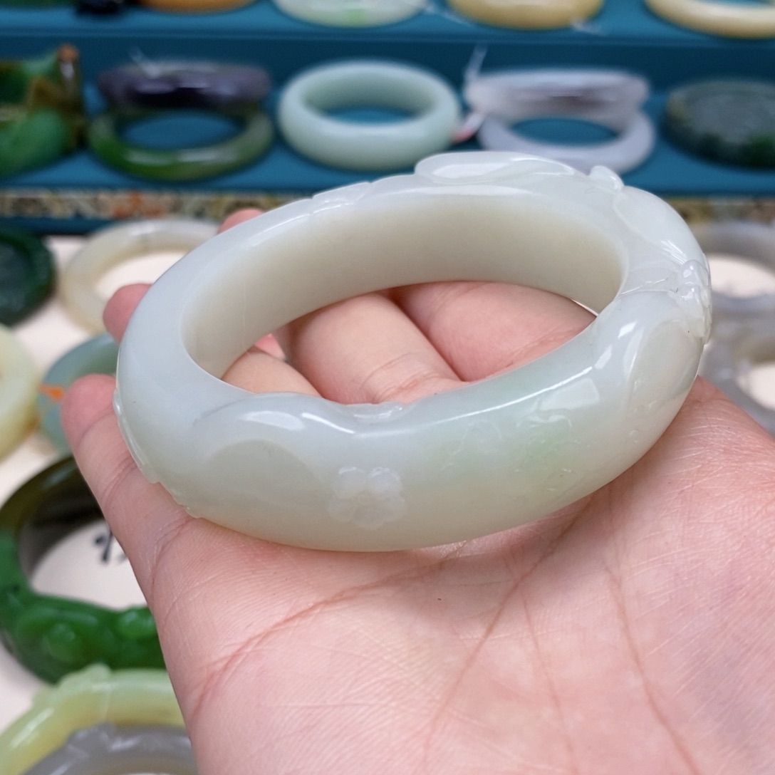 和田玉手镯未镶嵌吉***意