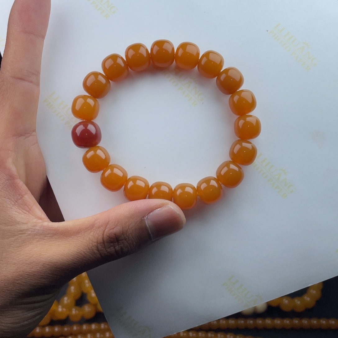 觀***雨石英质玉（缅黄）未镶嵌项链