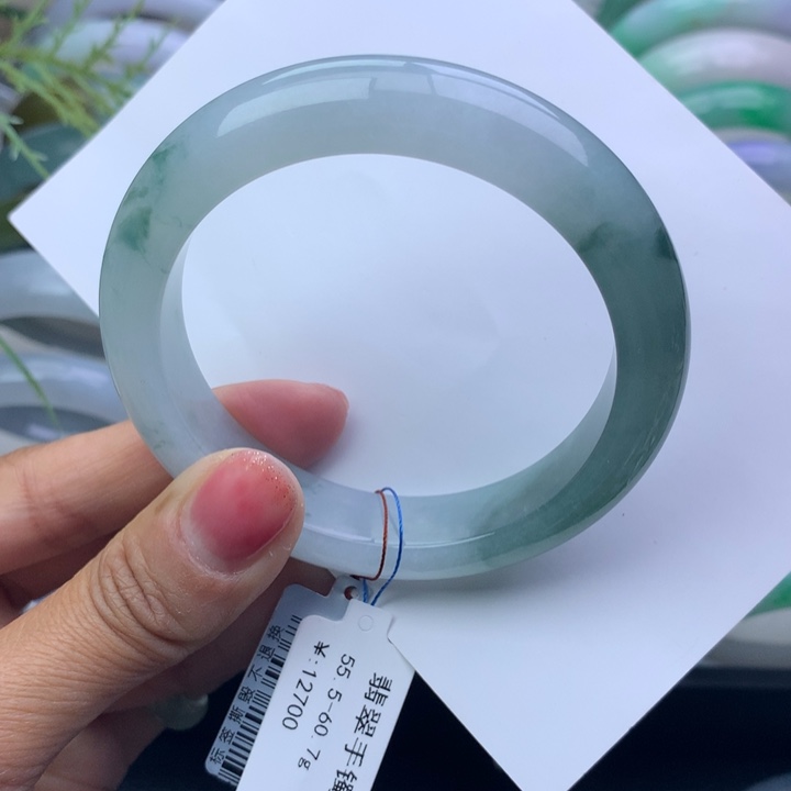 翡翠手镯未镶嵌天然翡翠手镯