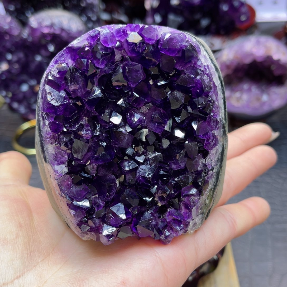 紫晶大型摆件（非配饰）未镶嵌