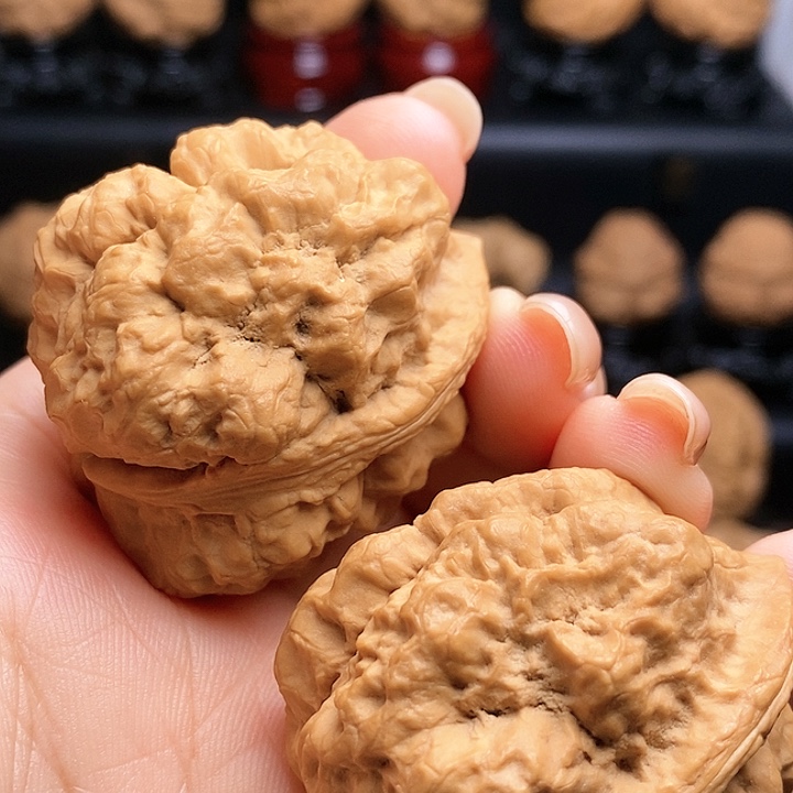 文玩核桃吊坠山羊王