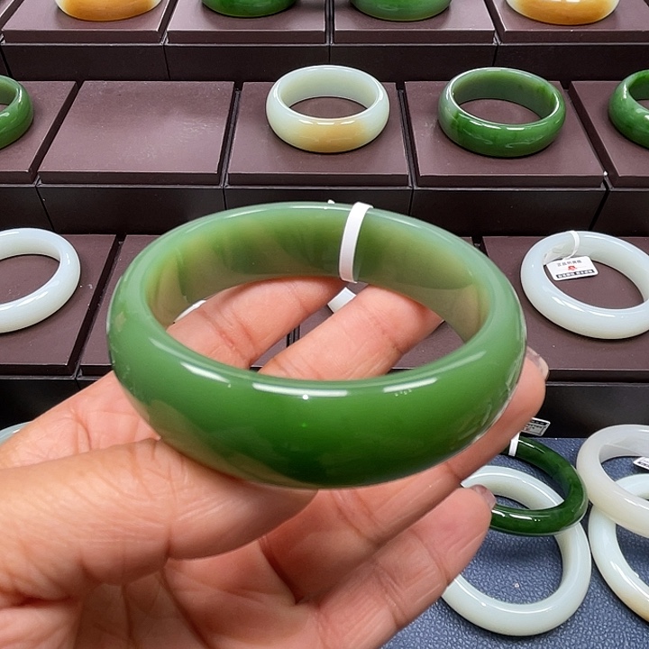 和田玉未镶嵌手镯5960