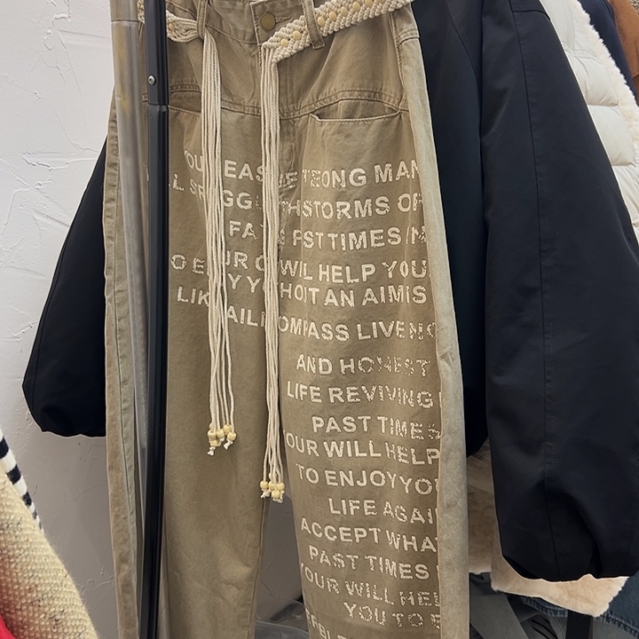 今天新款 卡其色字母牛仔裤 M