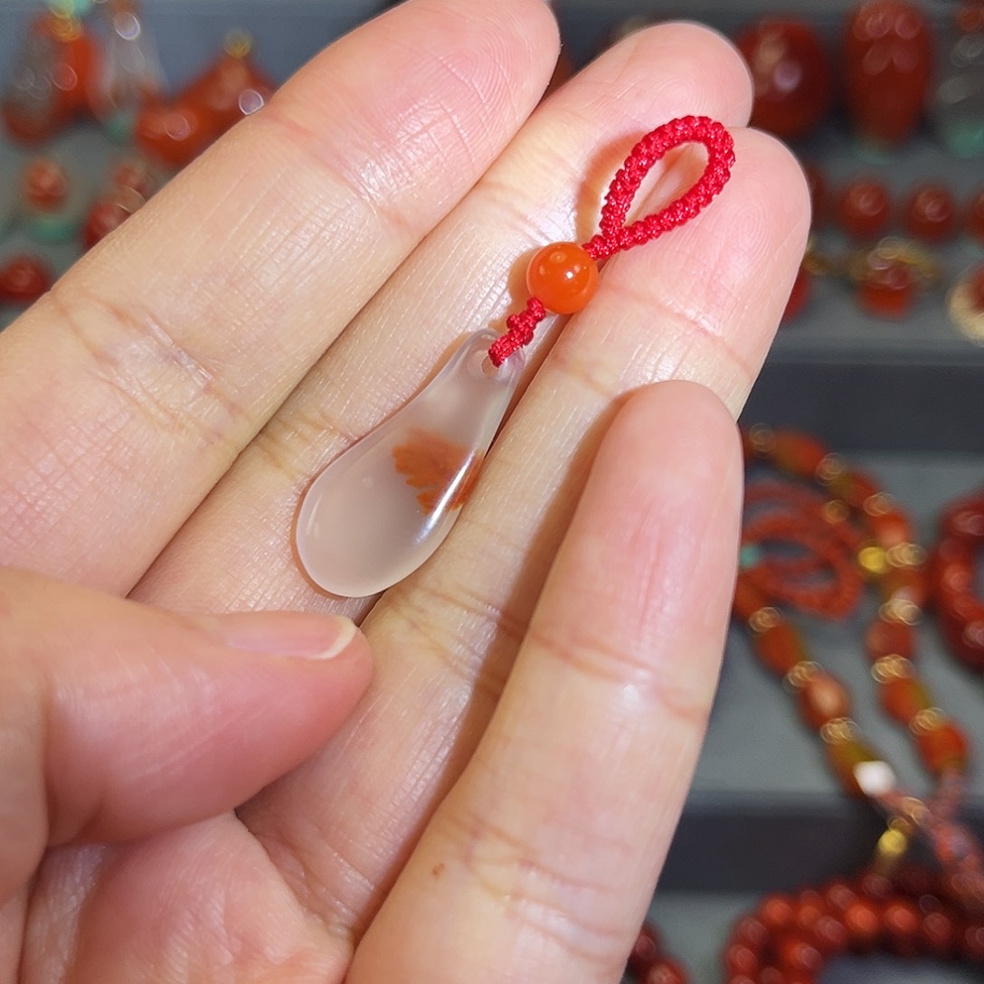 南红玛瑙侧挂未镶嵌