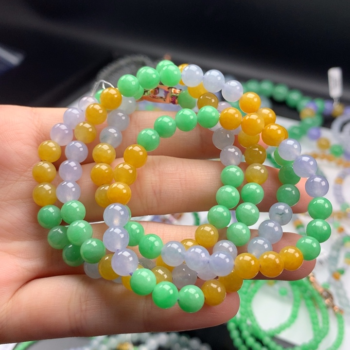 翡翠手镯未镶嵌翡翠