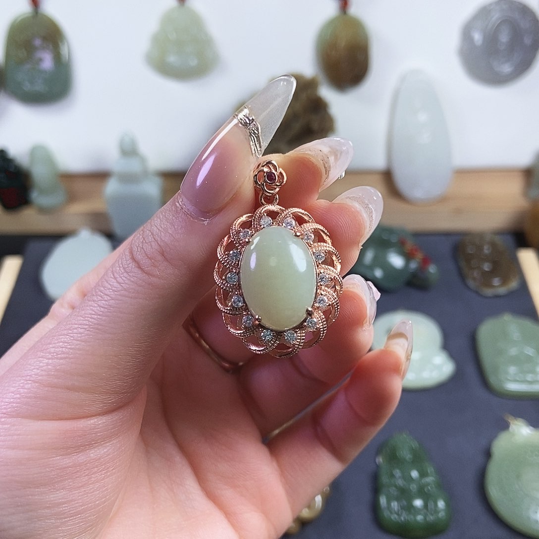 和田玉吊坠未镶嵌