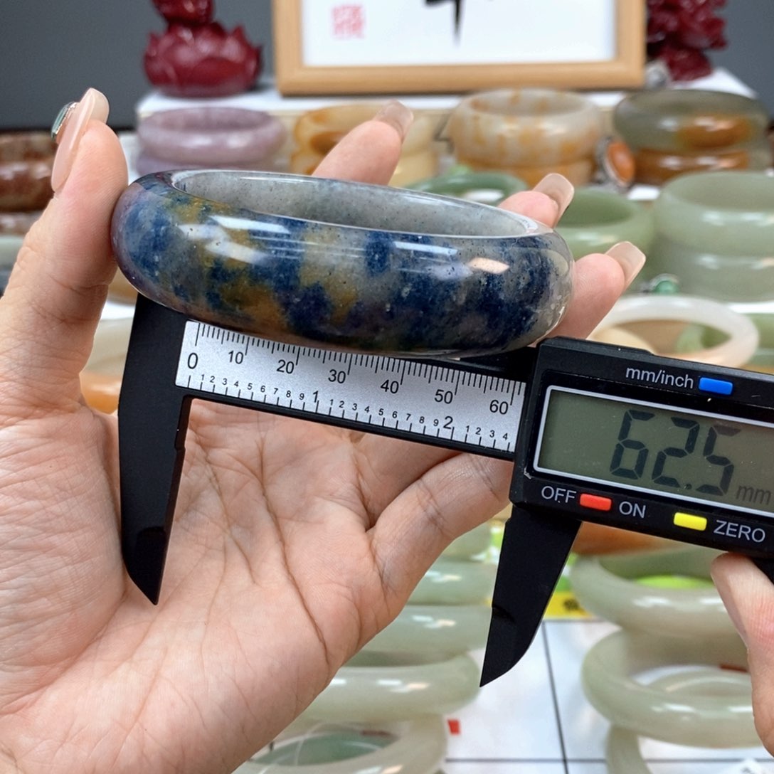 石英质玉手镯未镶嵌阳**使
