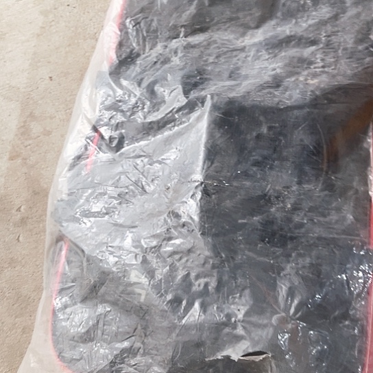 活鱼桶随机发45cm。 