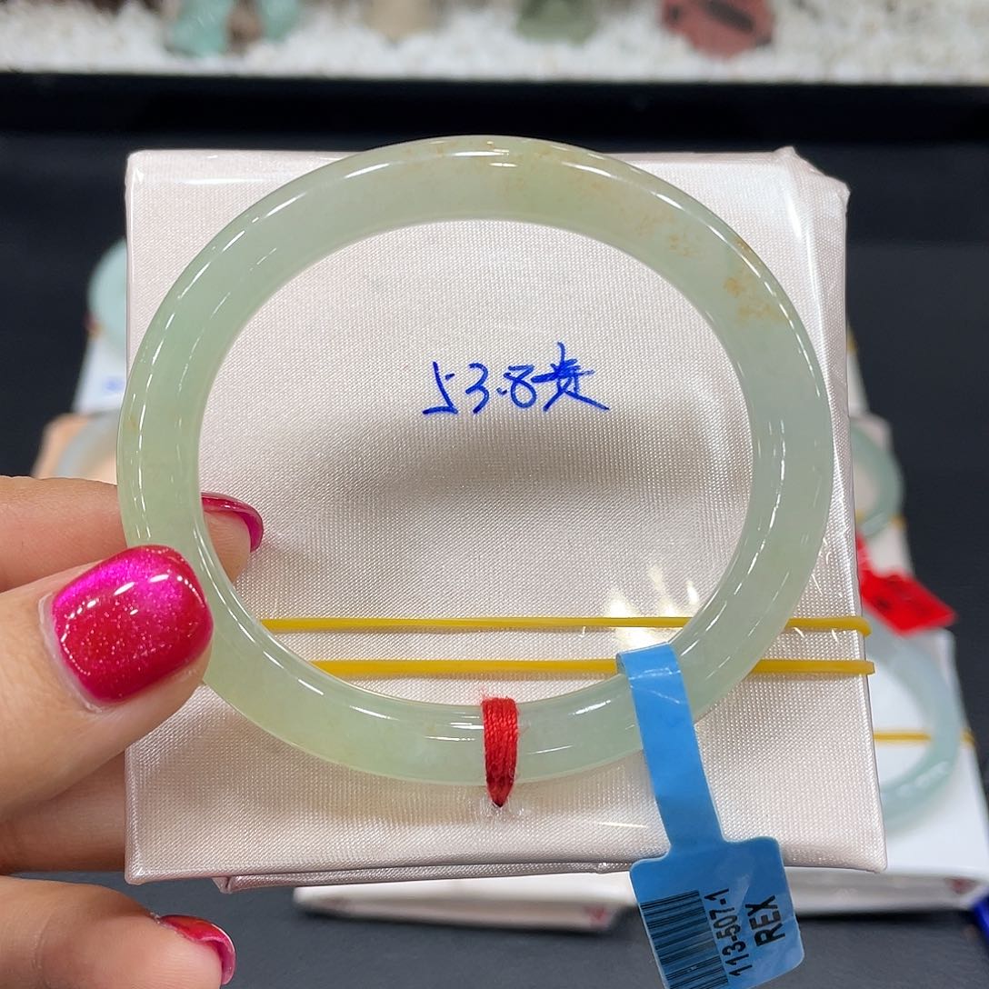 翡翠手镯未镶嵌缅甸天然翡翠手镯