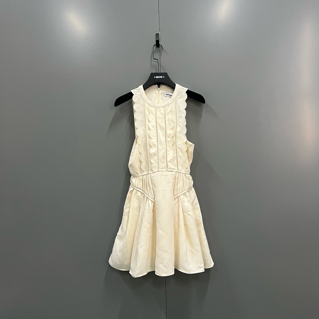 未使用 self-portrait tt9 奶油黄花边圆领无袖连衣裙 6码/012043