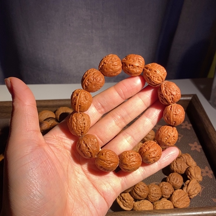 【闪购商品】文玩核桃手串…………1