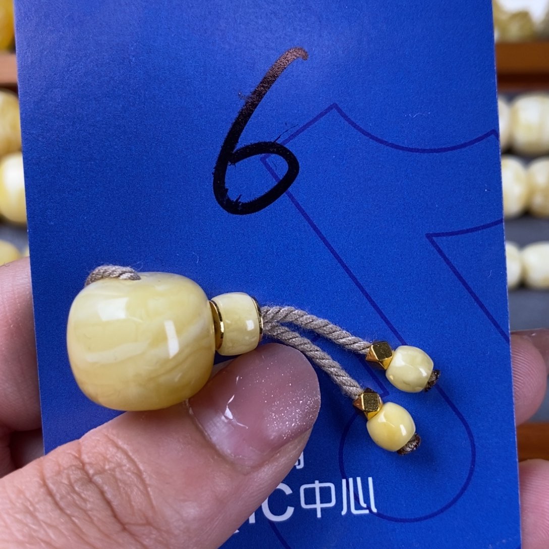 琥珀裸石未镶嵌落***风蜜蜡