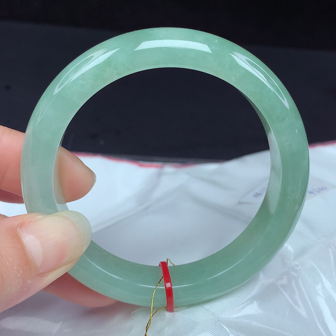 翡翠手镯未镶嵌57圈440