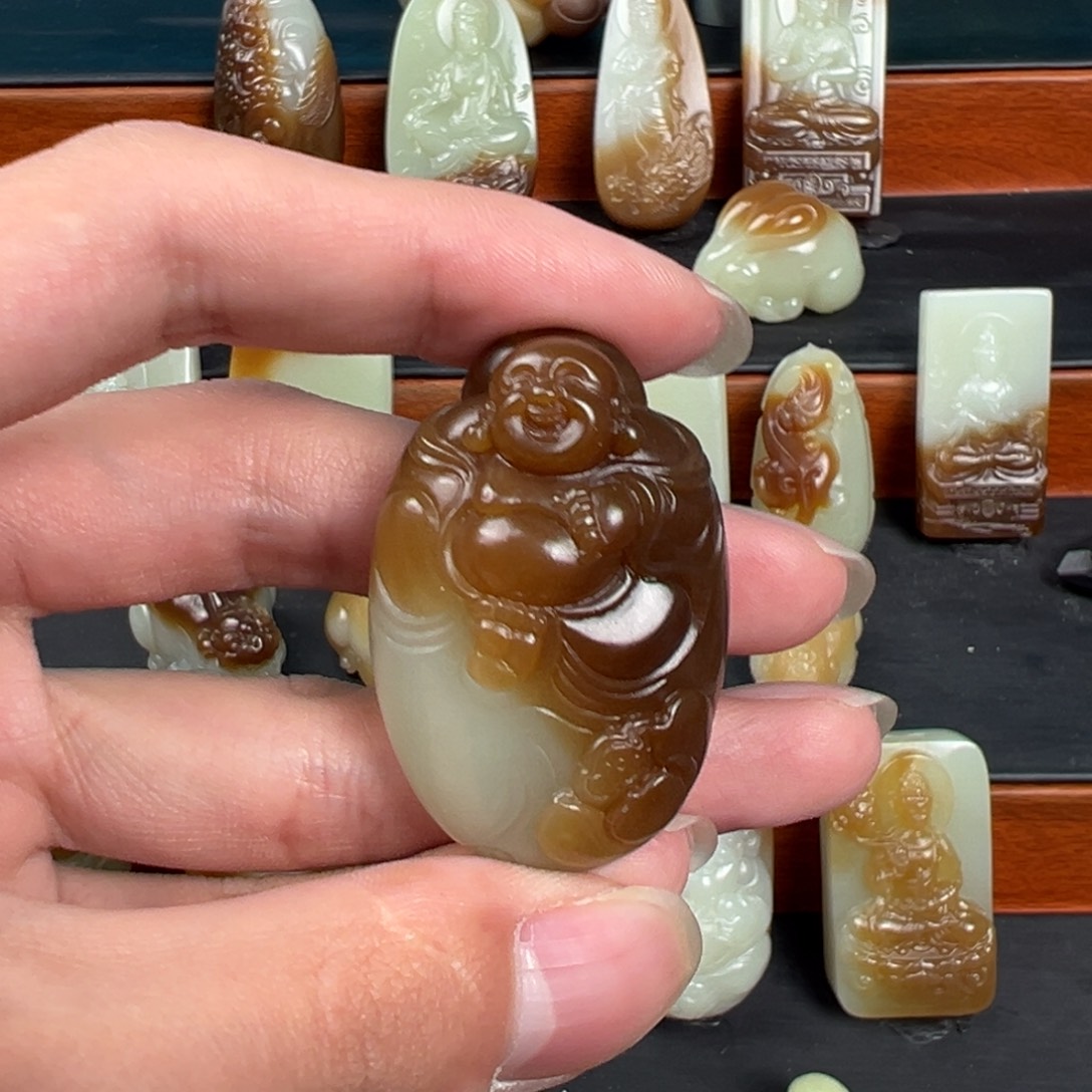 和田玉未镶嵌颈饰