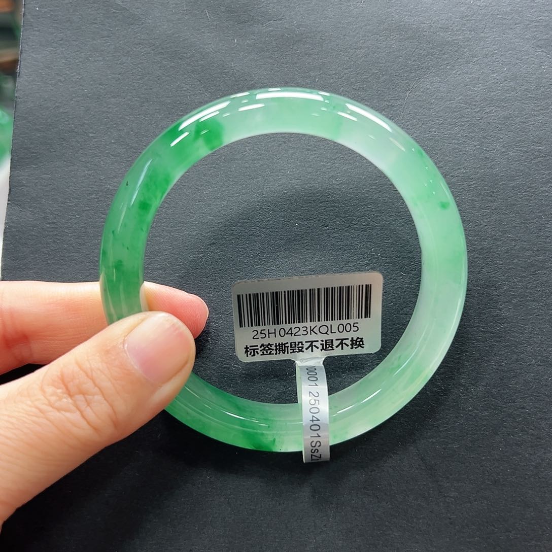 L***李石英质玉未镶嵌手镯唐唐57.0