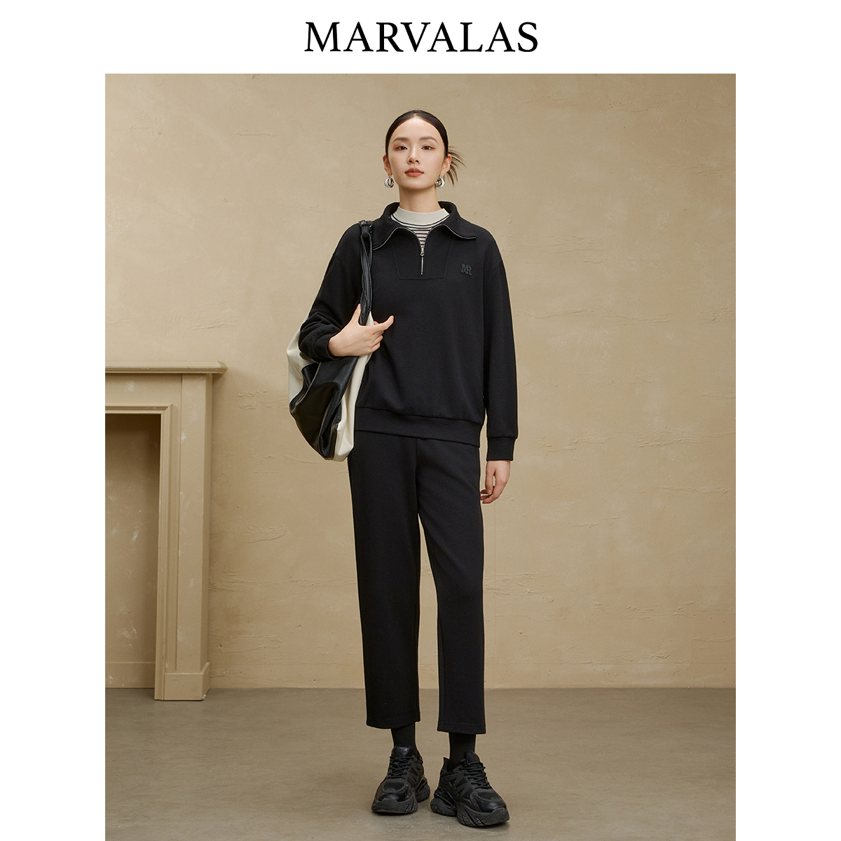 曼德诗长袖黑色卫衣冬季新款绵羊毛混纺百搭